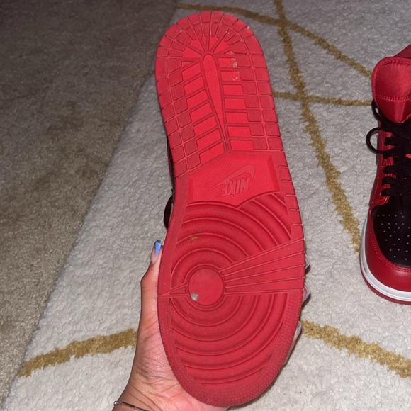 Jordan ones black and red mid US 8 mens - Picture 6 of 6